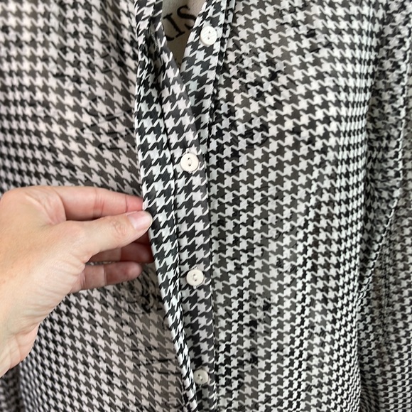 Ricki's sheer button down - Picture 2 of 4